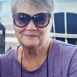 Meet your Posher, Debbie